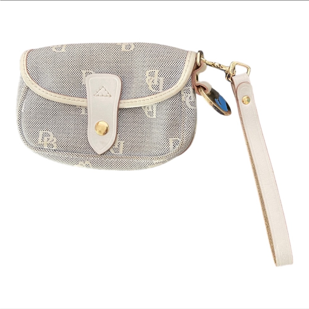 Dooney and Bourke White Wristlet‎